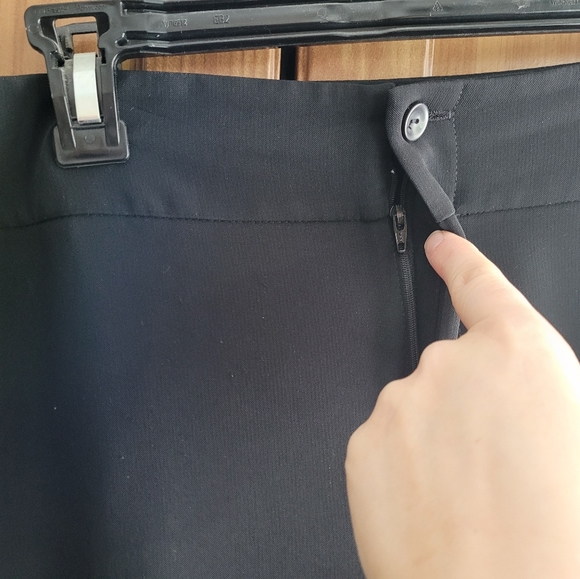 EUC Ricki's Black Dress/Work Pants Size 14 Front Zipper Closure Straight Leg - Picture 4 of 6
